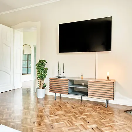 Daire Exklusives Altbauapartment - Zentral Und Ruhig *