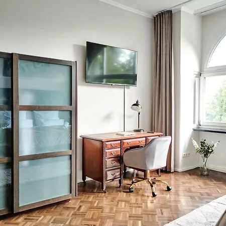 Exklusives Altbauapartment - Zentral Und Ruhig *