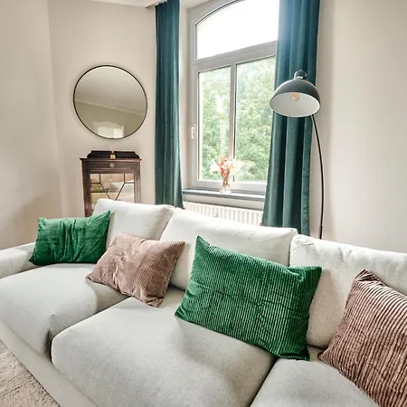 Exklusives Altbauapartment - Zentral Und Ruhig