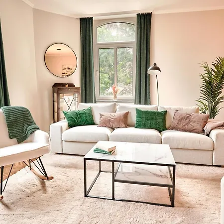 Exklusives Altbauapartment - Zentral Und Ruhig *