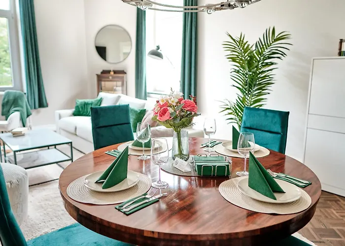 Exklusives Altbauapartment - Zentral Und Ruhig シュトルベルク