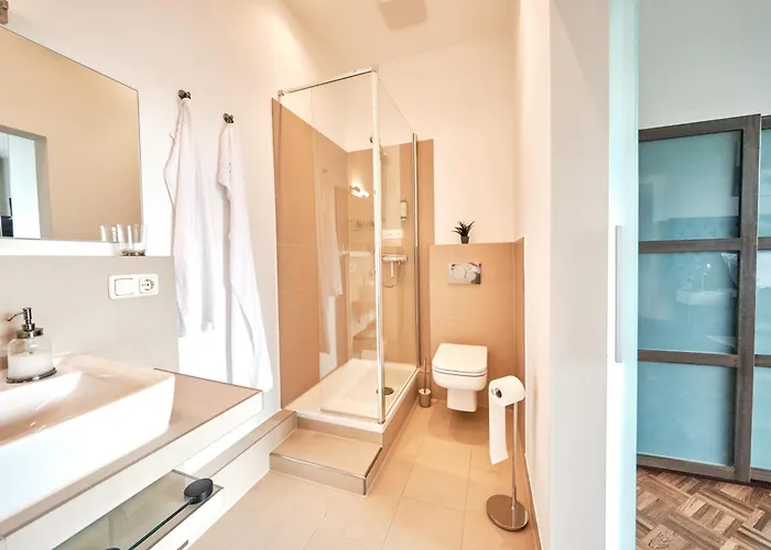 Exklusives Altbauapartment - Zentral Und Ruhig シュトルベルク